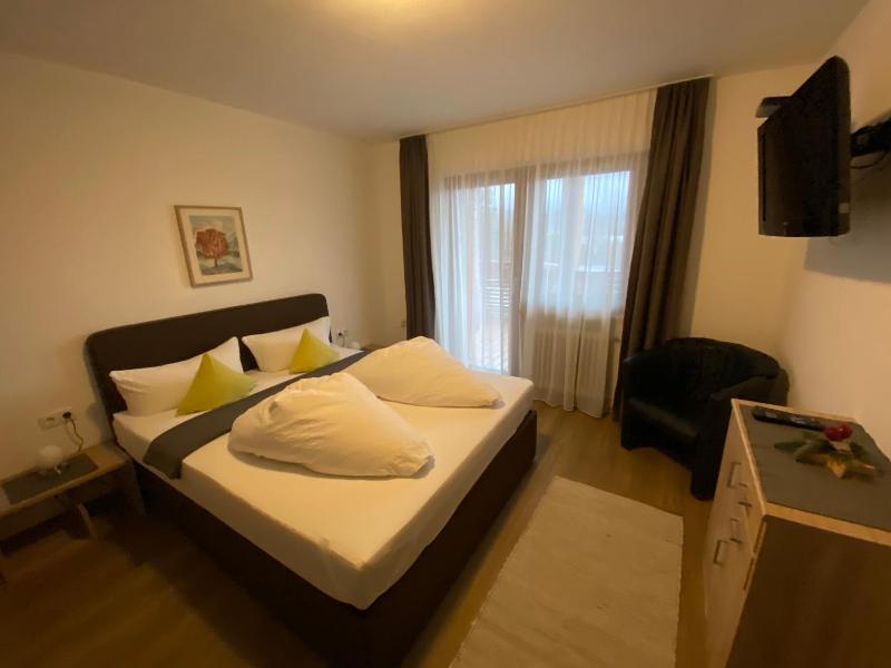 Double Room - Short Stay image 4