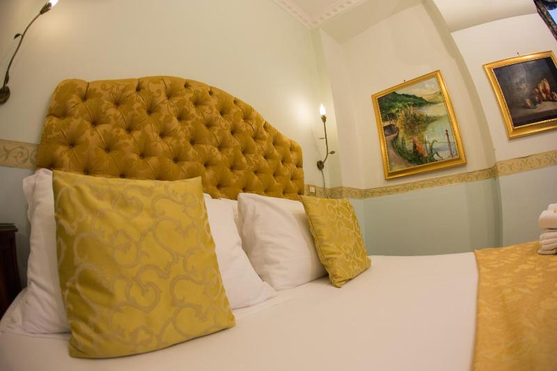 Economy Double Room image 1