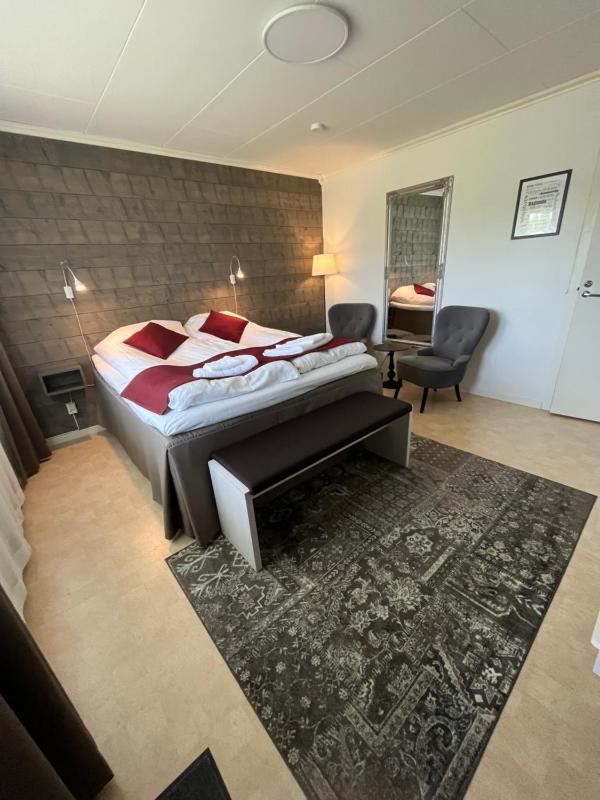 Double Room image 3