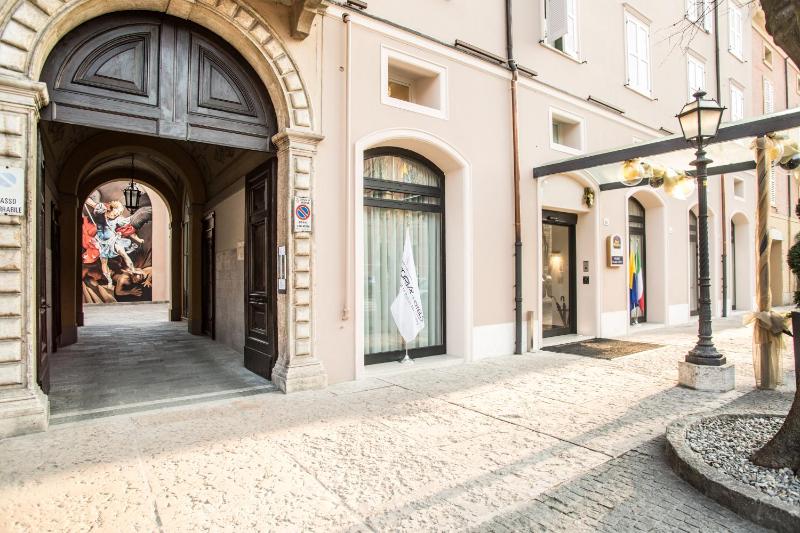 Best Western Premier Milano Palace Hotel - image 29