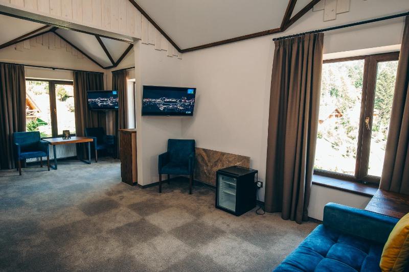 Deluxe Double Room image 1
