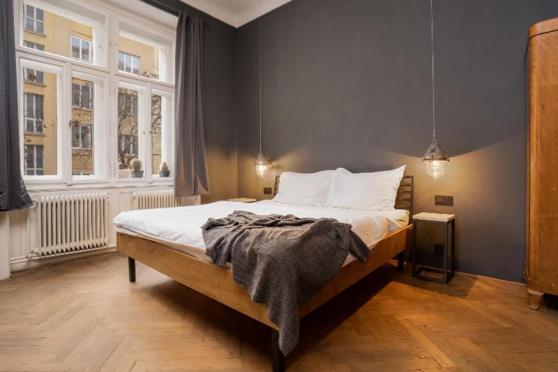 Prague Days - Family-friendly Apartment with Smart TV in quiet Vinohrady - image 16