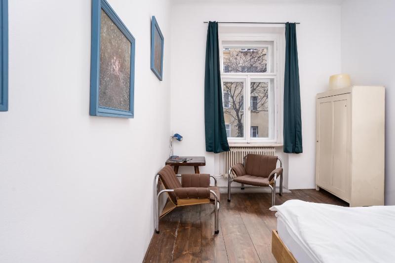 Prague Days - Family-friendly Apartment with Smart TV in quiet Vinohrady - image 11