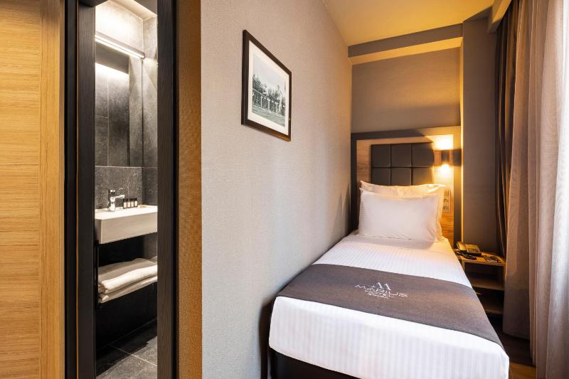 Superior Single Room image 1