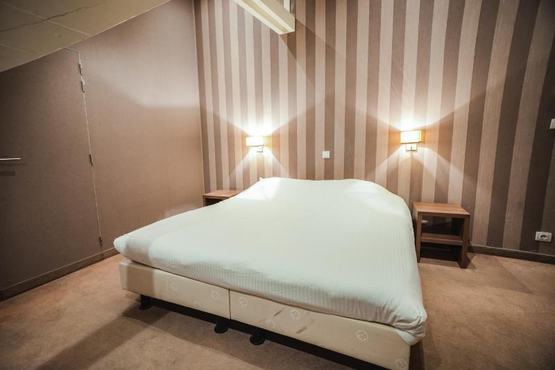 Small Comfort Room image 1