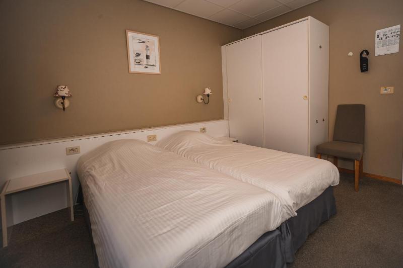 Small Standard Room image 3