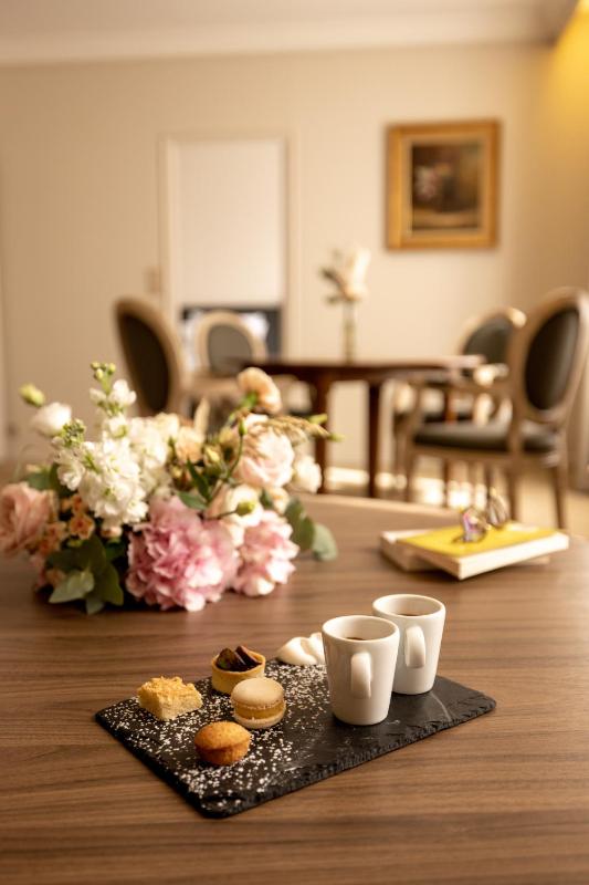 Suite de Fontanges image 3