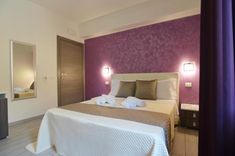 Superior Double Room with Balcony image 1