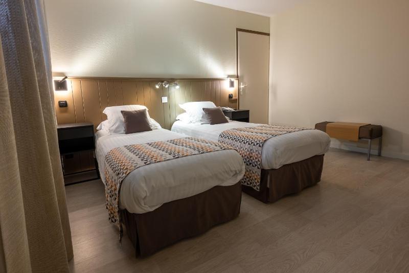 Twin Room Garden view  - Disability Access image 2