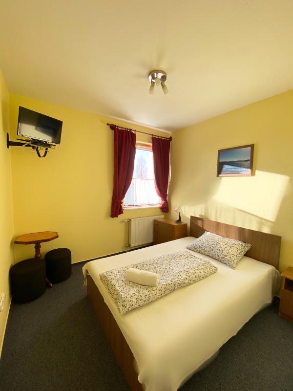 Double Room image 1