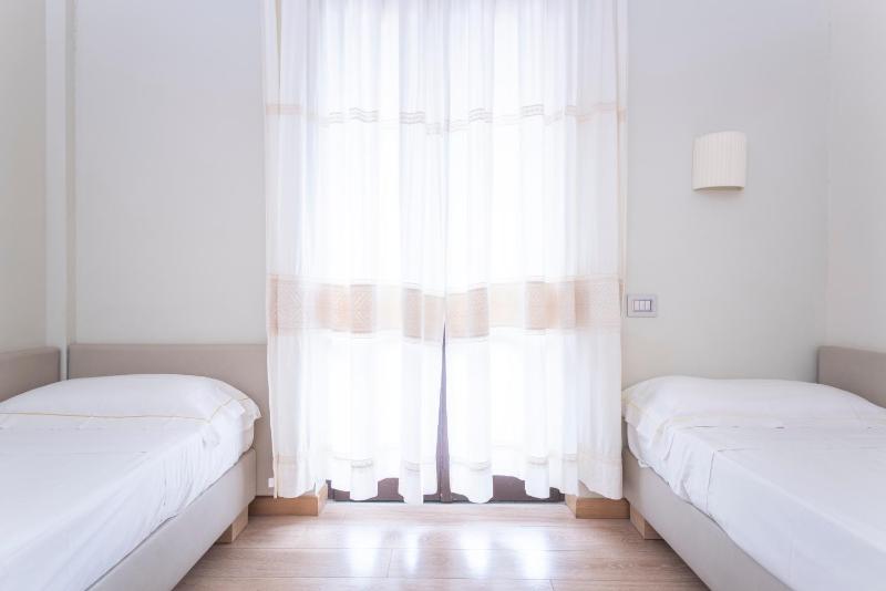 Quadruple Room with Balcony image 4
