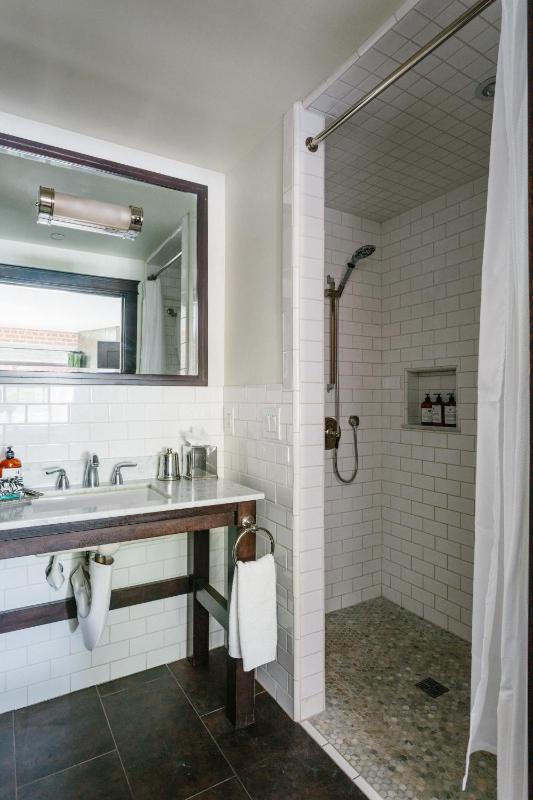 Single Room image 4