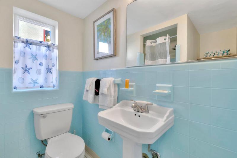 Standard King Room - Non-Smoking  image 2