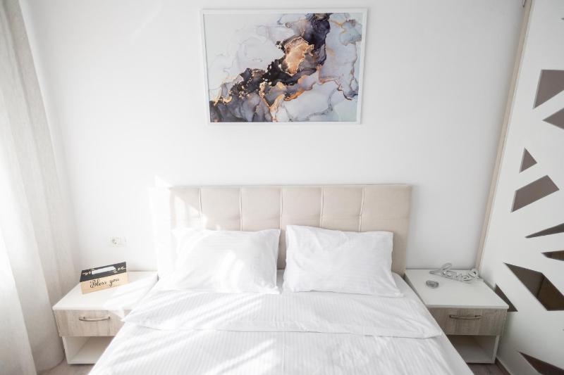 White home - image 2