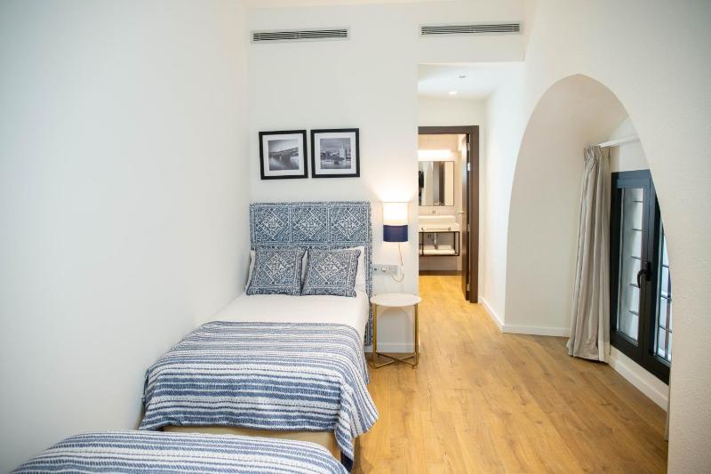 nQn Aparts & Suites Sevilla - image 14