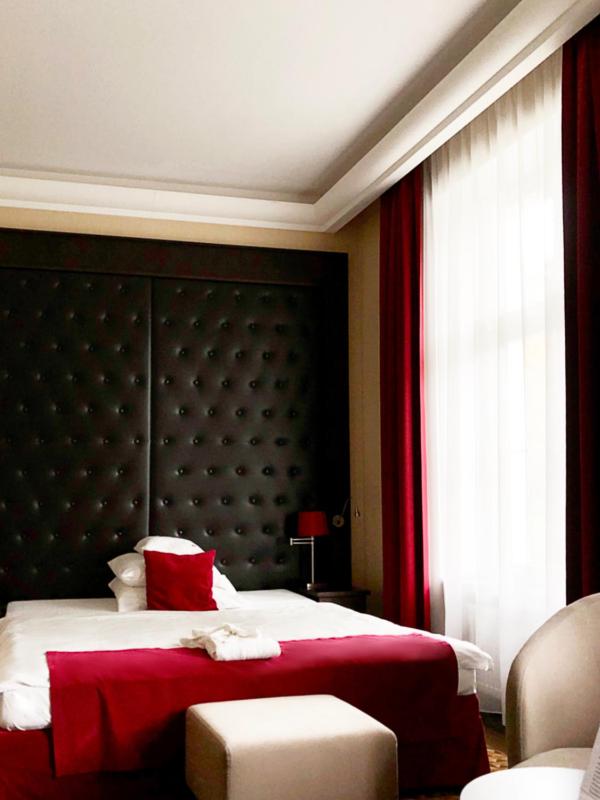 Deluxe Double or Twin Room image 3