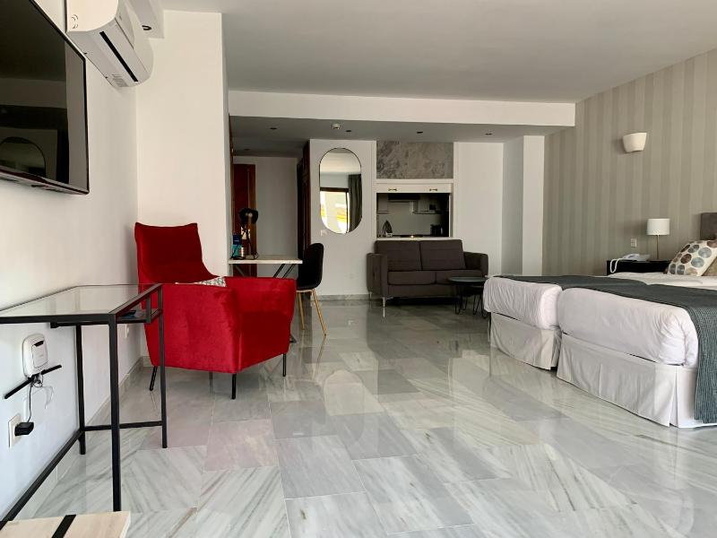 Studio Apartment image 4