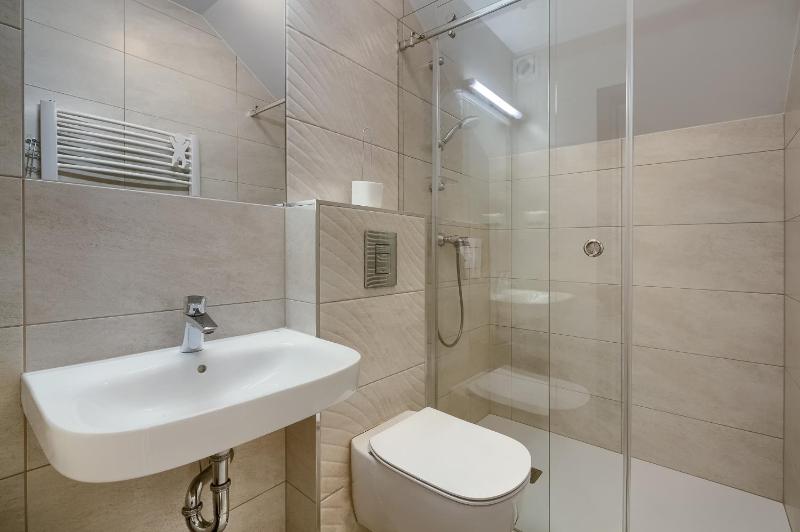 Triple Room with Balcony image 2