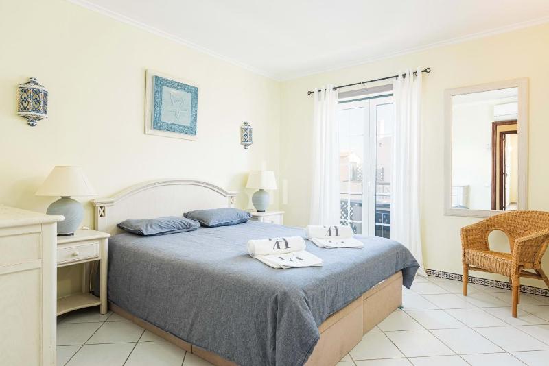 Three-Bedroom Apartment image 3