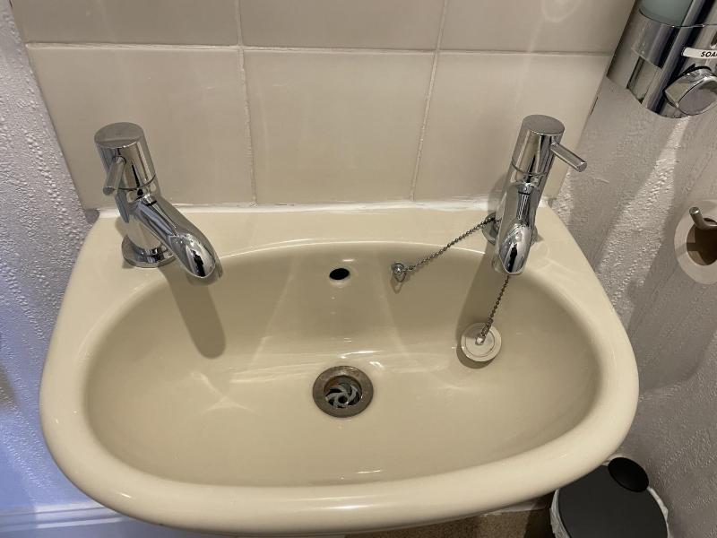 Twin Room with Shared Bathroom image 4