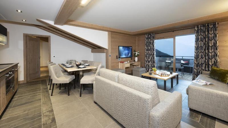 Three-Bedroom Apartment for 8 people with Spa Access image 1