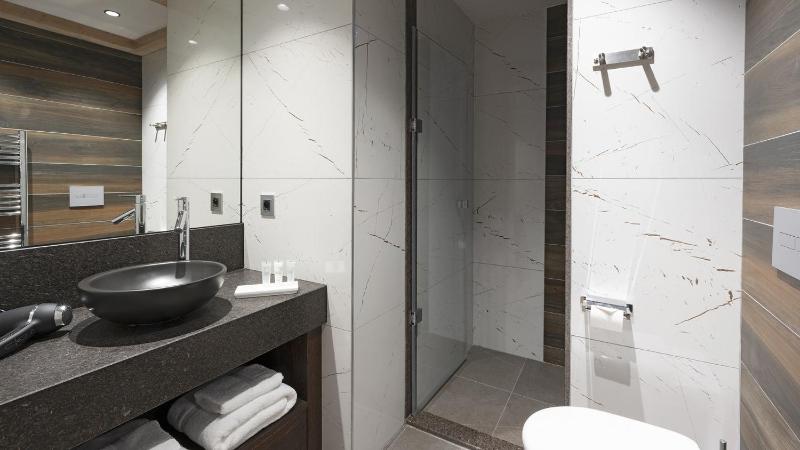 Three-Bedroom Apartment for 8 people with Spa Access image 3