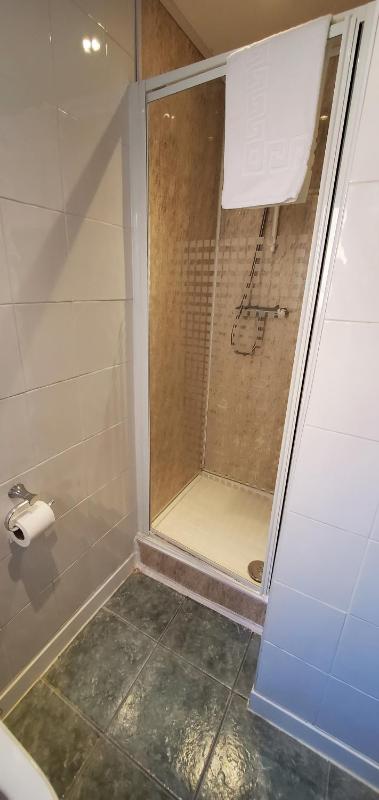 Standard Triple Room image 2