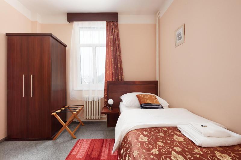 Standard Single Room image 4