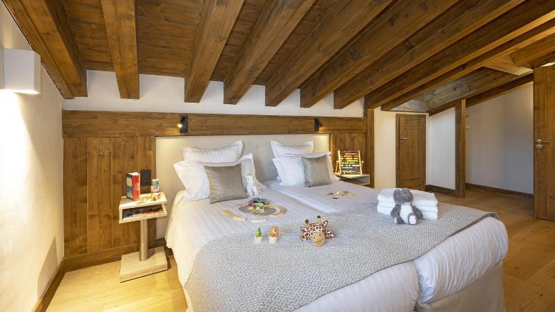 Four-Bedroom Apartment for 10 people with Spa Access image 4
