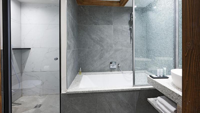 Four-Bedroom Apartment for 10 people with Spa Access image 2