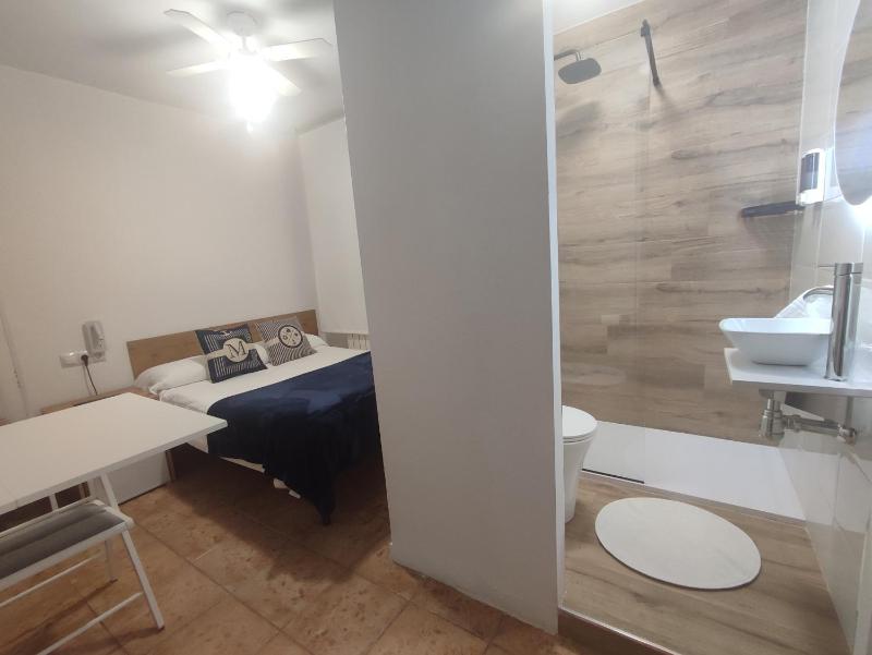 Single Room image 1