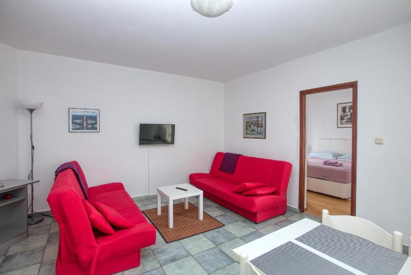 One-Bedroom Apartment with Terrace and Sea View image 1