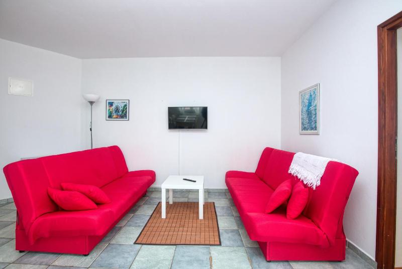 One-Bedroom Apartment with Terrace and Sea View image 1