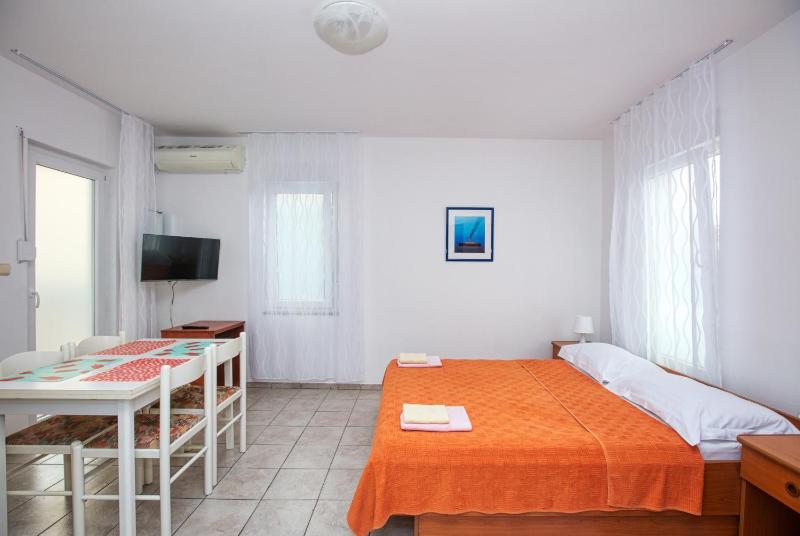 Studio with Terrace and Sea View image 1
