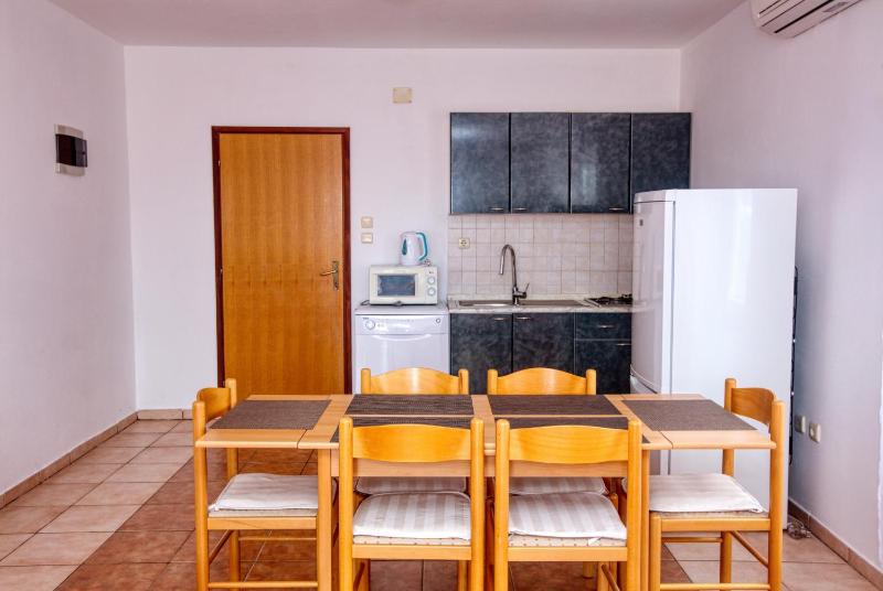 Two-Bedroom Apartment with Terrace and Sea View image 4