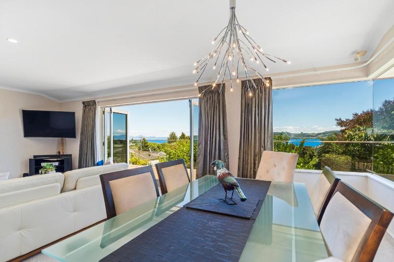 Tui Lookout - Spa Pool & Lake Views - image 2