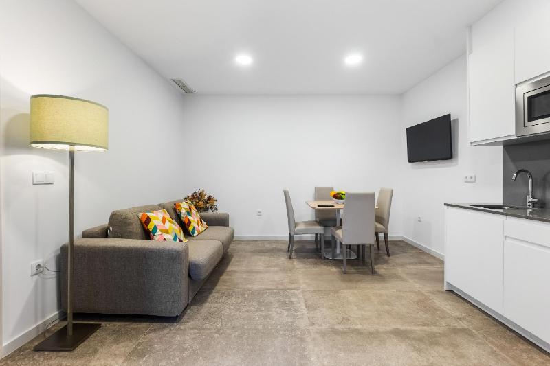 One-Bedroom Suite image 2