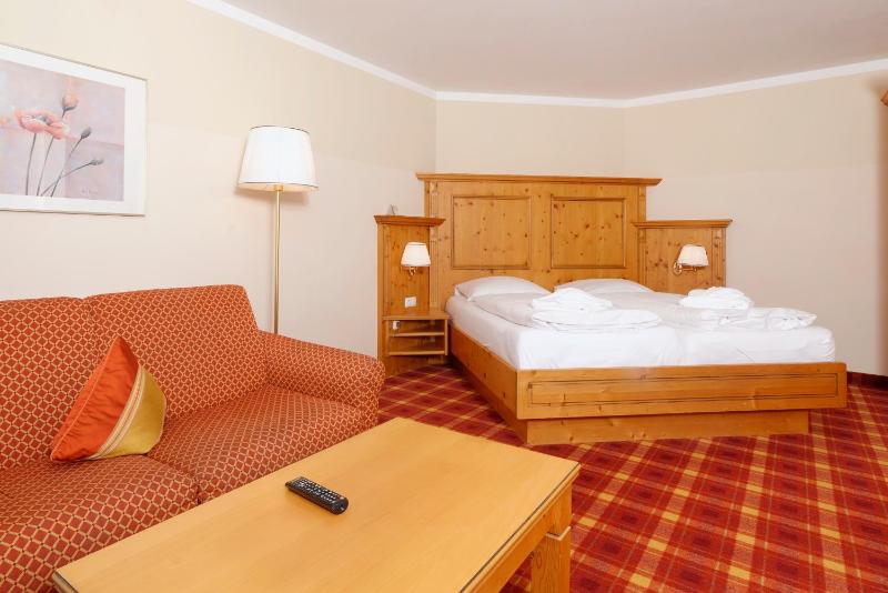 Deluxe Room image 1