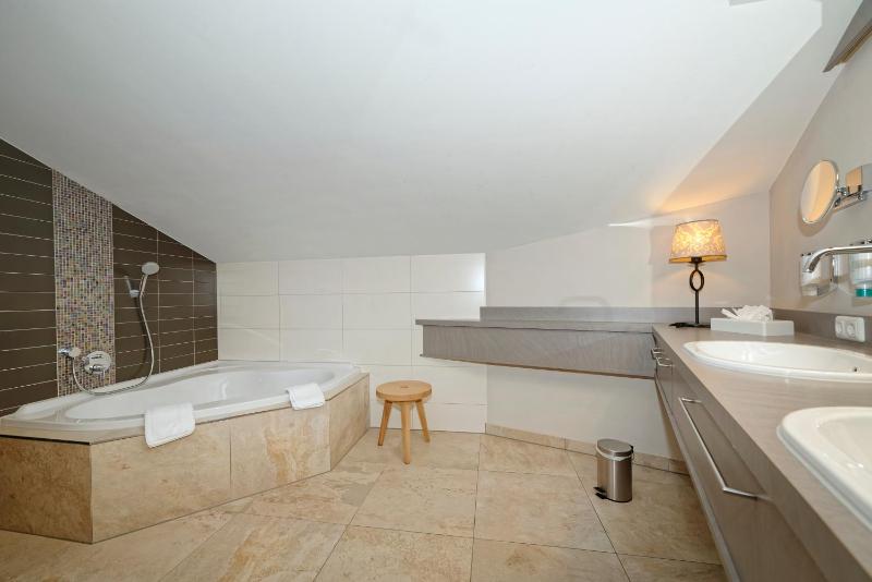 Junior Suite image 3