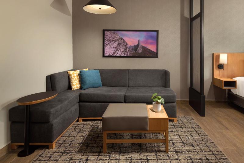 Hyatt Place Monterrey Valle - image 18