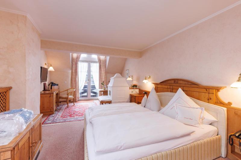 Double or Twin Room image 2