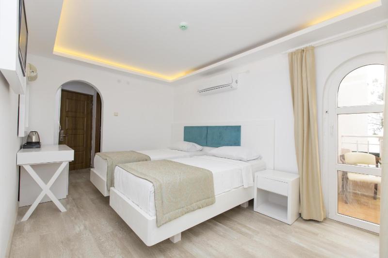 Budget Double Room image 4