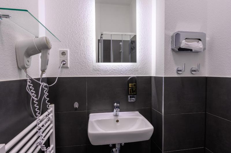 Royale Apartaments Central City Cologne - image 4