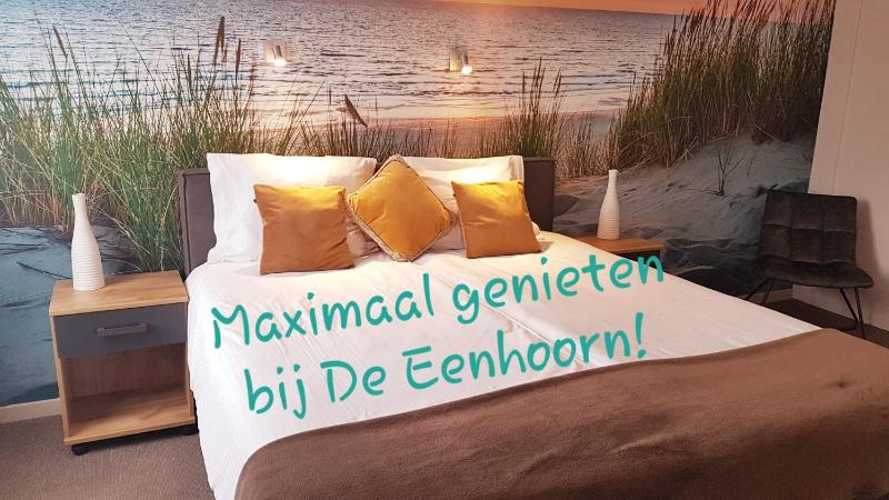 Deluxe Double Room with Balcony image 3