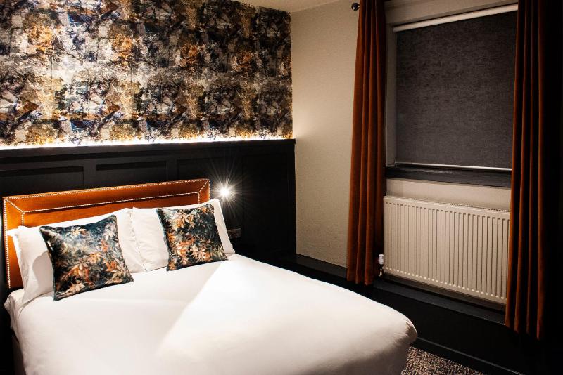 Double Room image 2