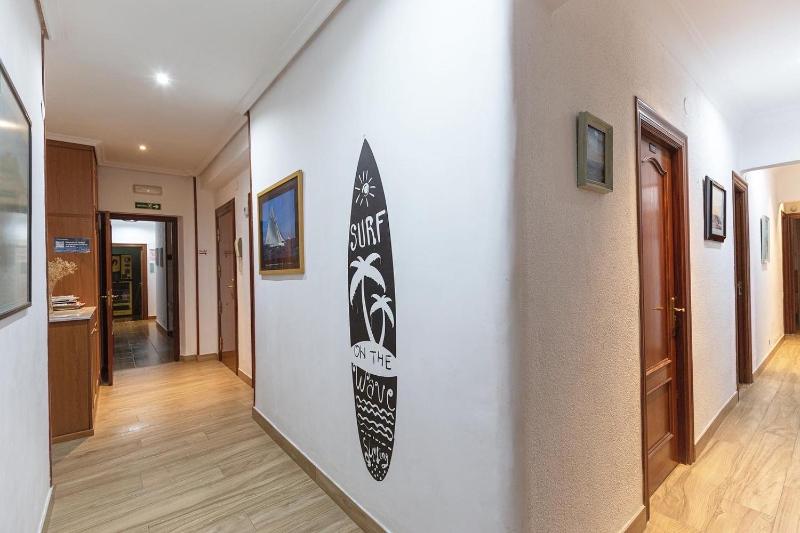 Pension Angelines Sneuu Hostel Santander - image 43