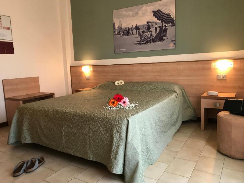 Double or Twin Room - Disability Access image 2