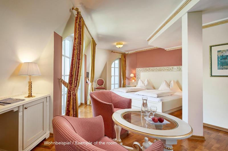 Executive Double Room with Lake View image 3