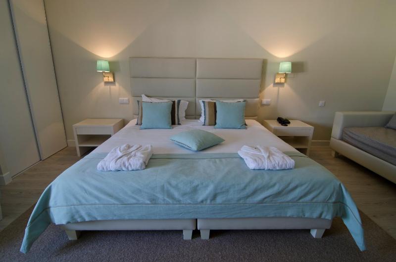Family Room image 2