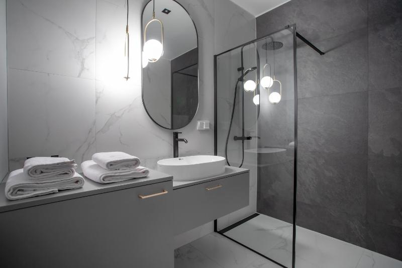 Sky Tower Apartamenty - In The Sky Apartments - image 22